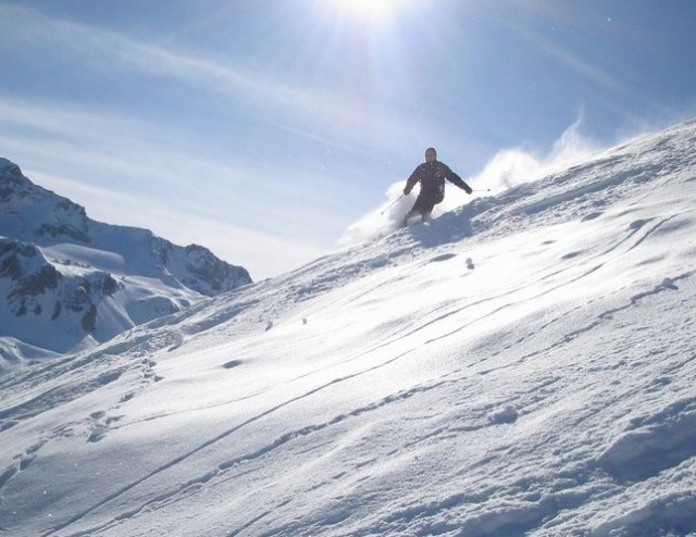  在 Paradiski 滑雪道外 